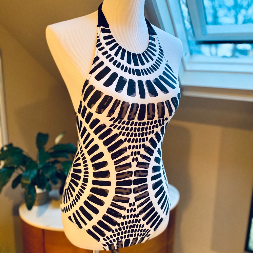 Slimming pattern halter one piece swimsuit